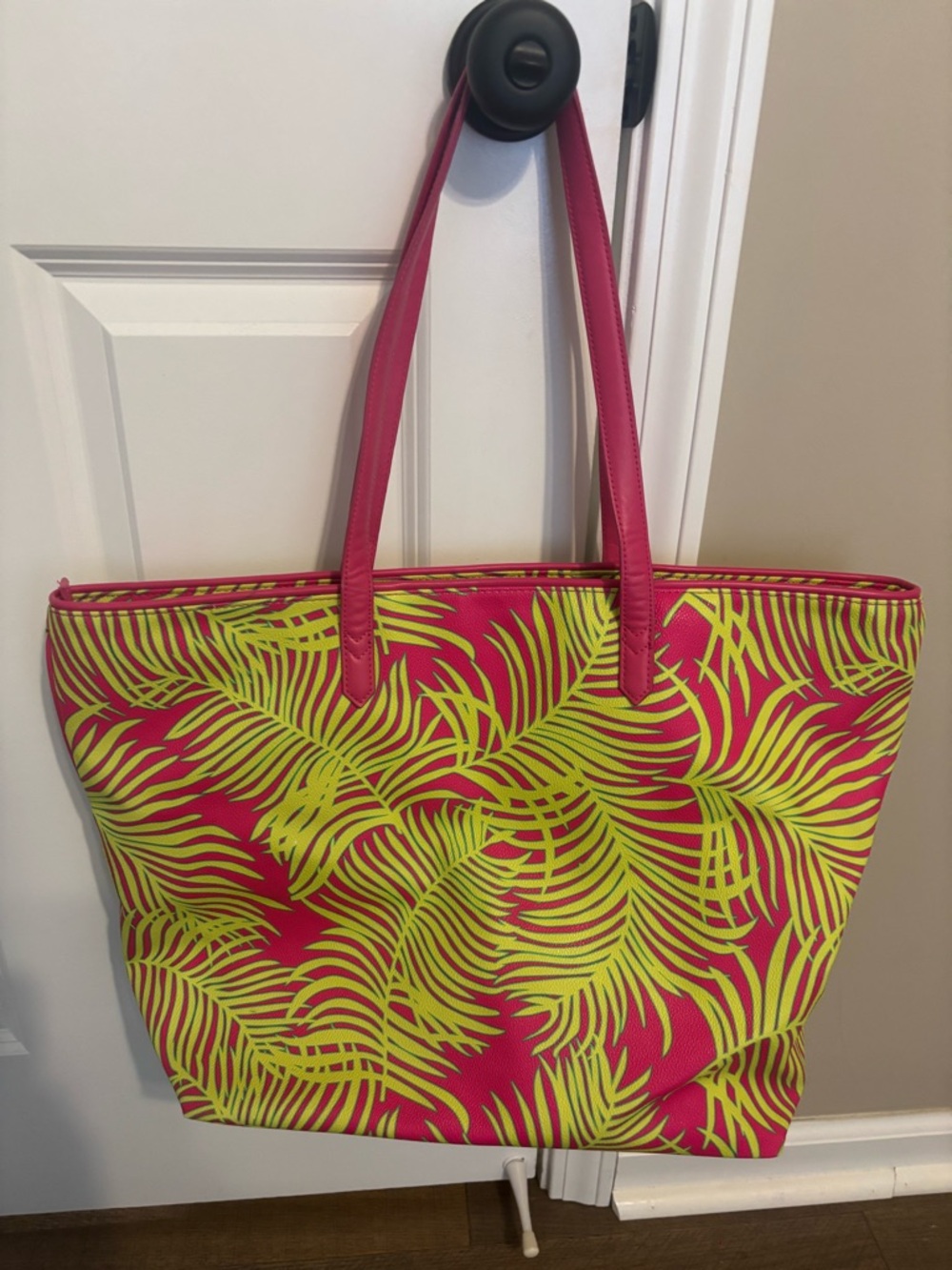 Vera Bradley Palm Fronds  Large Tote Bag - Picture 3 of 5